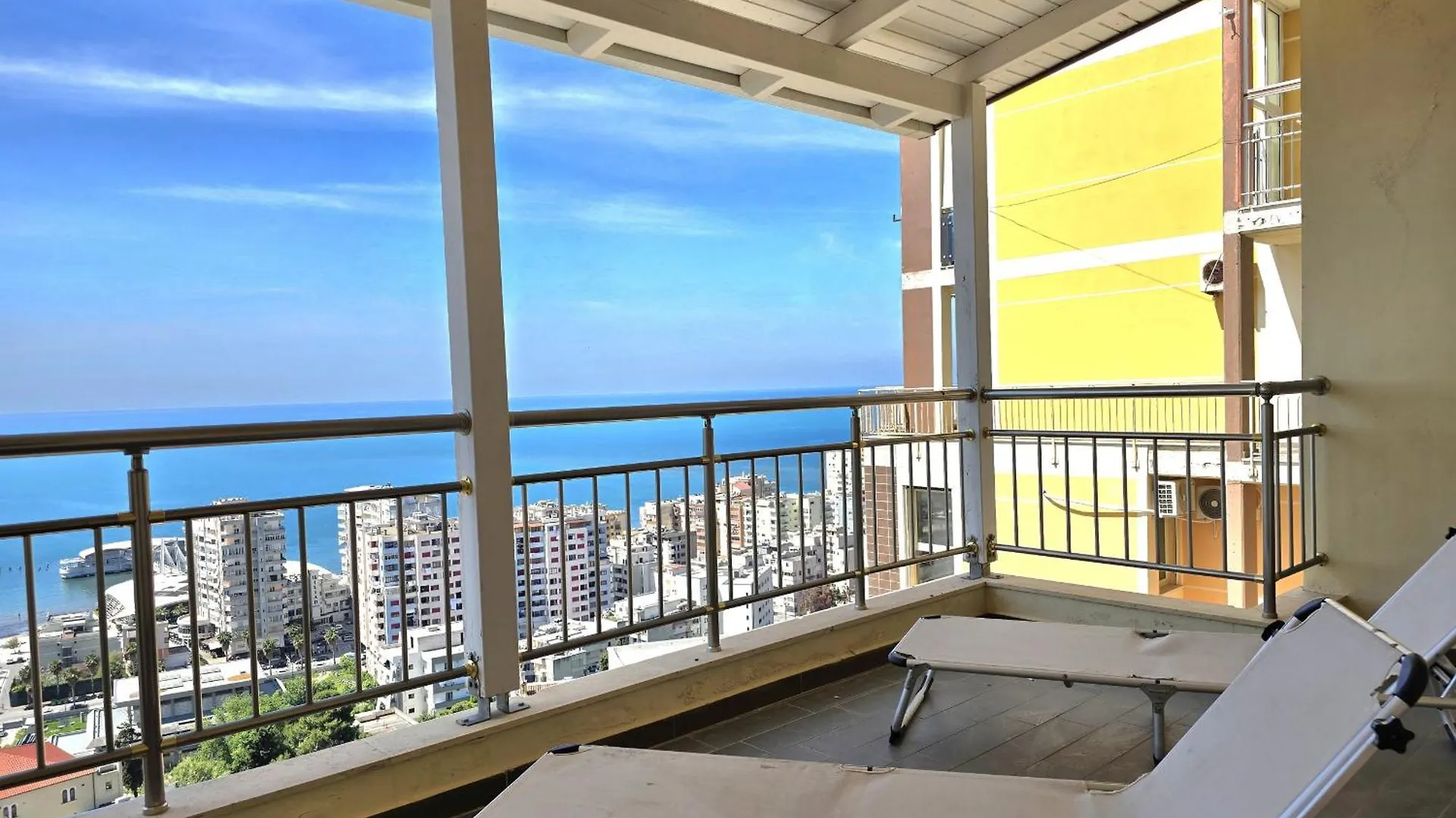 Hill Apartment In Durres - 061